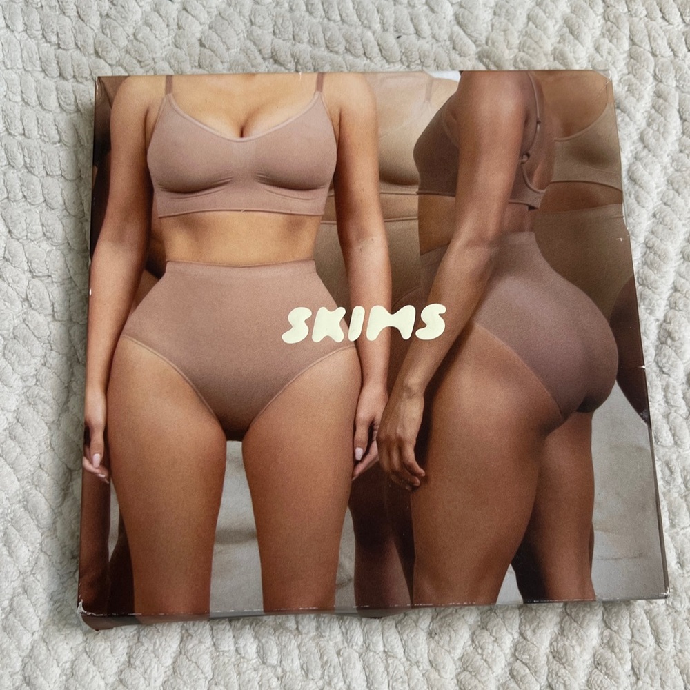 NWT Skims Sculpting Mid Waist Brief in Clay, XS